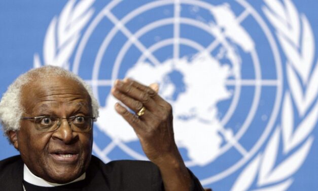 Desmond Tutu: arcivescovo di Canterbury Welby, “un grande guerriero per la giustizia che non ha mai smesso di combattere”